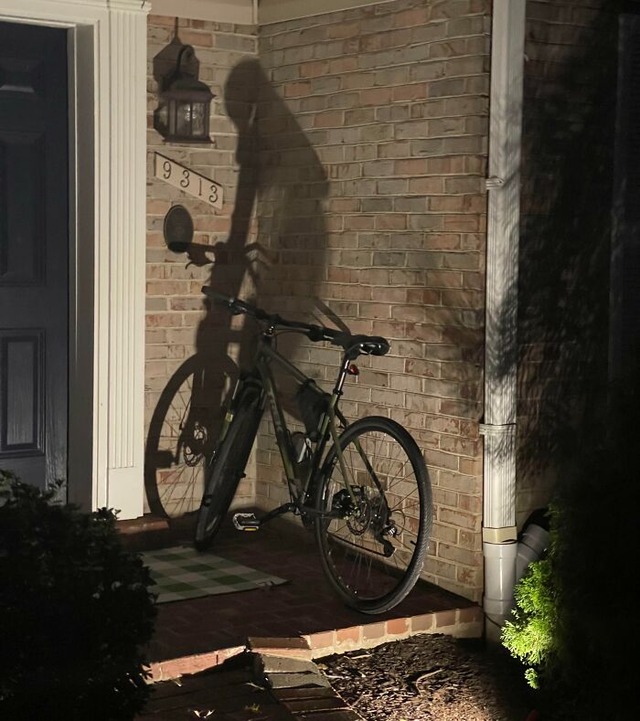 685103a23ec39_interesting-shadow-optical-illusion-pics