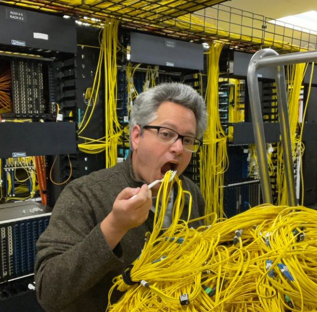 1520056339401252865-png__700