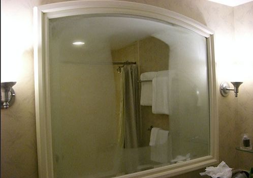 How-to-keep-your-bathroom-mirror-fog-free