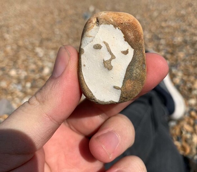 652671a76c578_unexpected-finds-in-beach