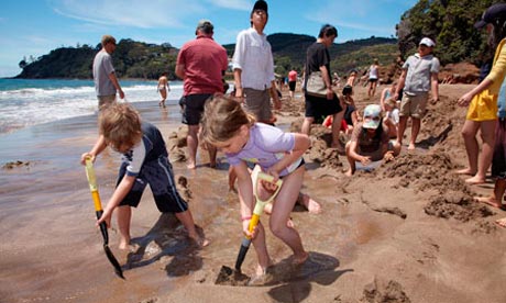 Digging-a-pool-at-Hot-Wat-007