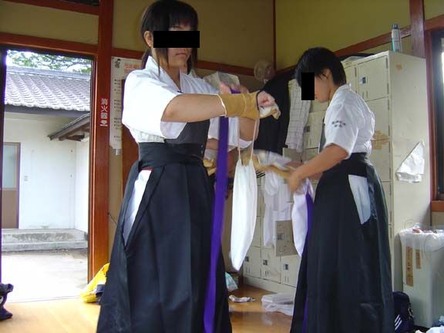 24 - Kyudo Girls 2