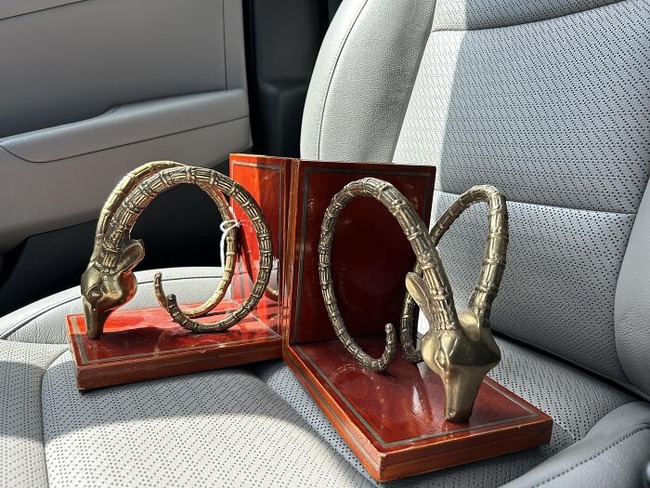 interesting-secondhand-findings-64b50b66cf9ec__700