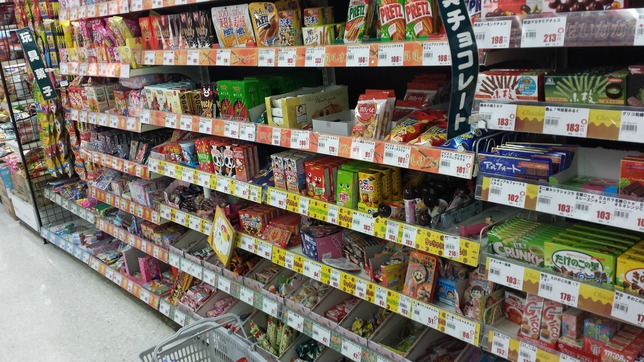 19 - Grocery Sweets Aisle