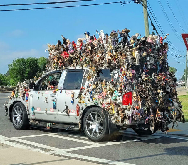 6864f31a28881_unusually-decorated-cars