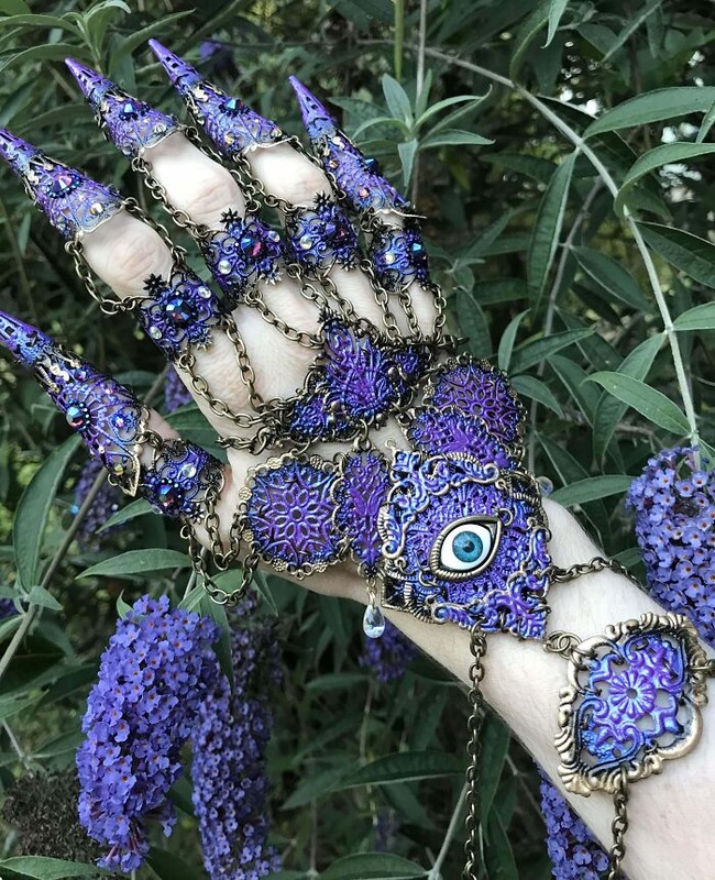 67c56dd758165_interesting-creepy-handmade-crafts