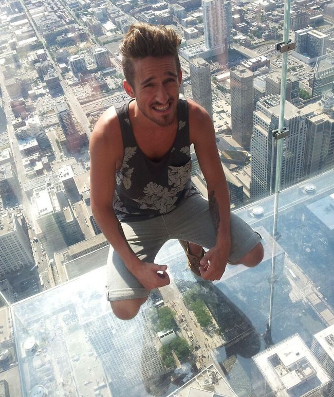 64d4a4429ccf8_fear-of-heights-acrophobia (1)