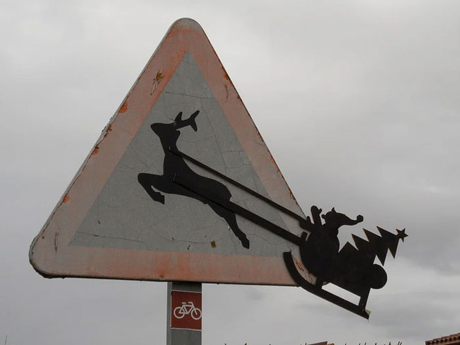 mildly-vandalized-pics-7-623d8076bf4ea__700