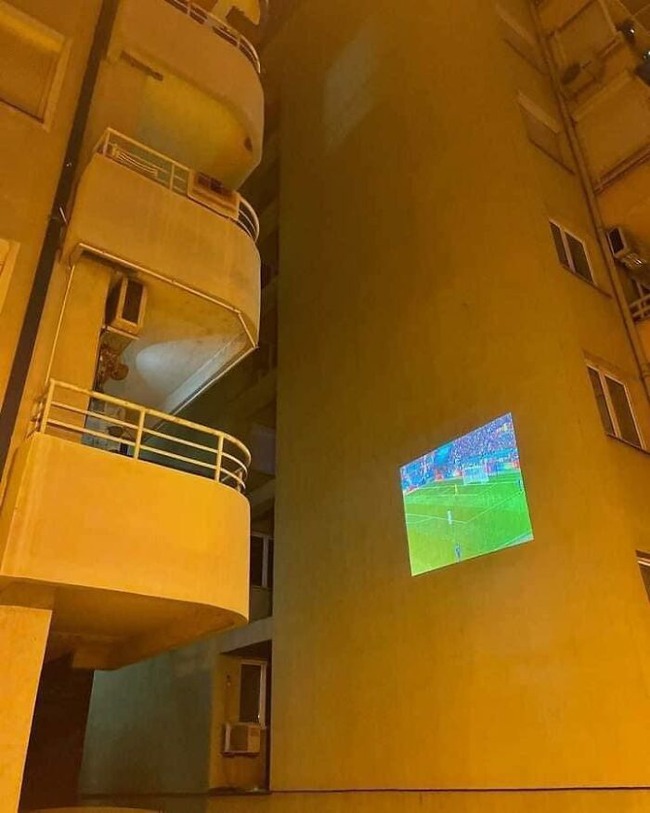 21-650837e092856__700