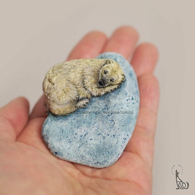 Japanese-artist-turns-rocks-into-cute-little-animals-New-Pics