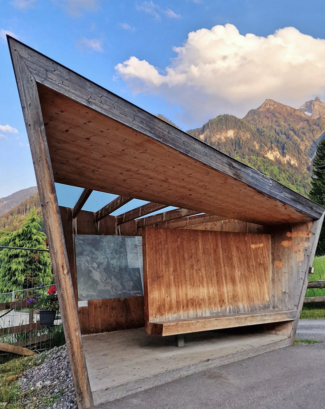 interesting-original-bus-stops-11-6482f11f73f08-png__700