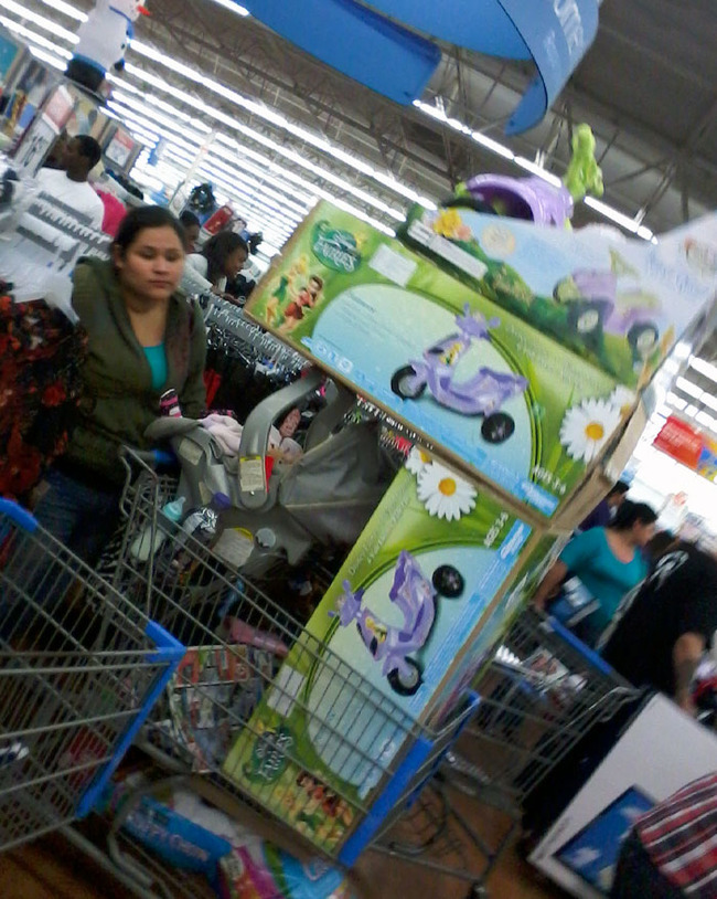 black-friday-fails-14-655c97c0e09af__700 (1)