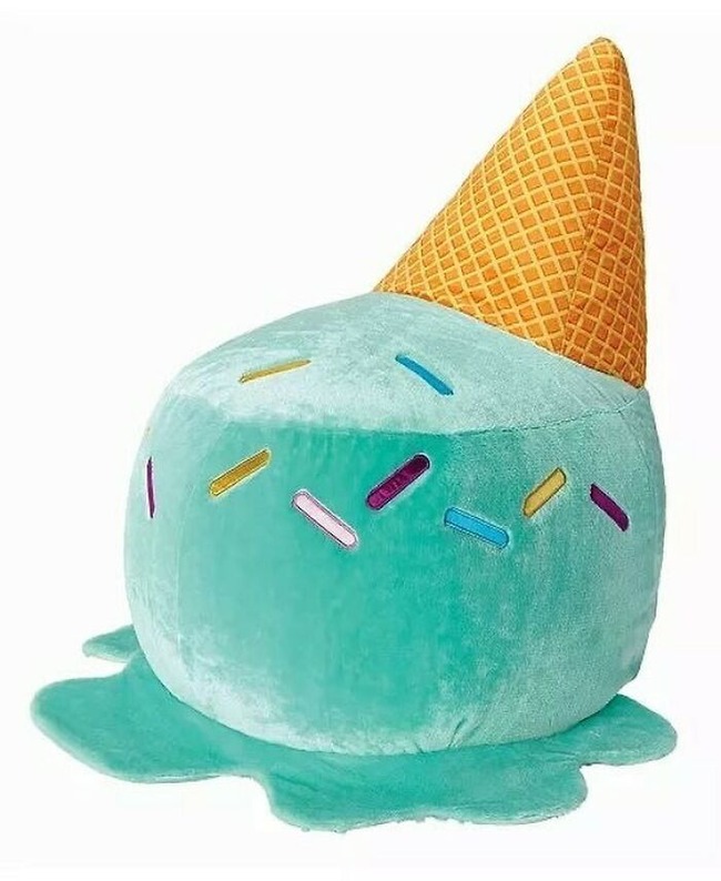 CUuNUnrIKtN-png__700