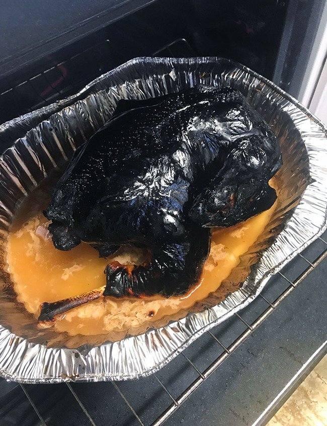 unfortunate-thanksgiving-fails-73-655c776bb9e9f__700