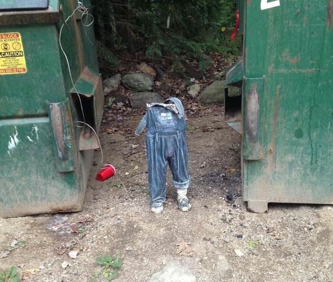 6551f42ccb1cf_unsettling-things-people-found (1)