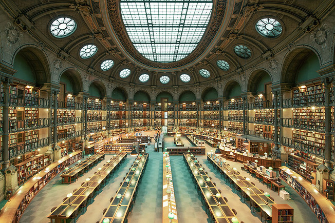 amazing-libraries-7__880 (1)