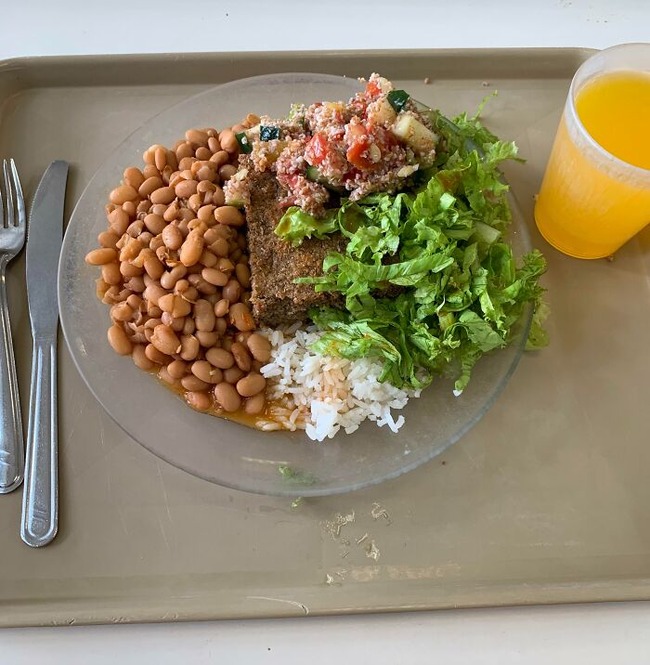 6641e250e3152_school-lunch-comparisons