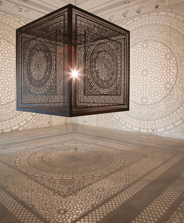 68510677068d0_interesting-shadow-optical-illusion-pics