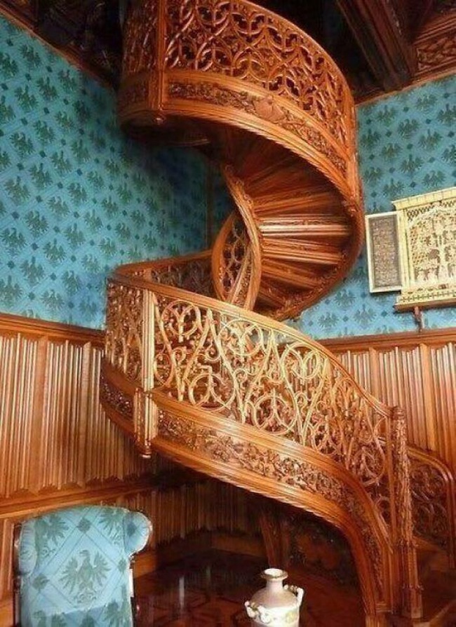 Untitled-Amazing-Woodwork-Pics-2-62a04325be254__700