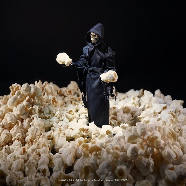 Meet-the-small-and-creative-world-of-artist-Tatsuya-Tanaka