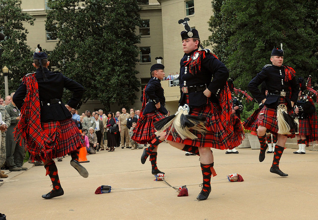 US_Army_51769_Pipes_and_Drums_5