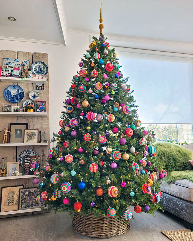 christmas-tree-ideas-63-657829d46d2df__700