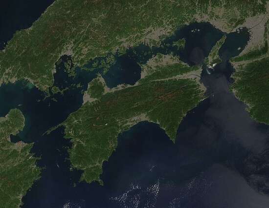 Satellite_image_of_Shikoku_in_April_2018
