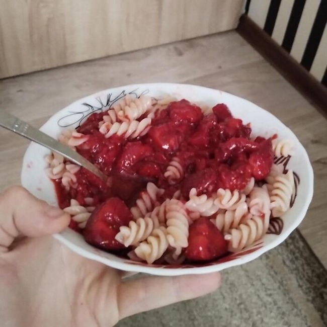 food-shaming-pics-681db8ddb3af9__700