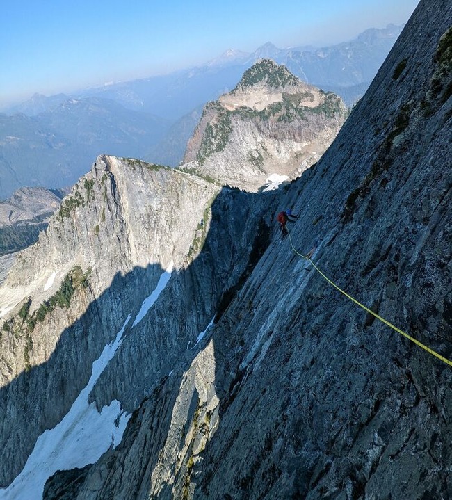 64fadbb7b5042_fear-of-heights-acrophobia