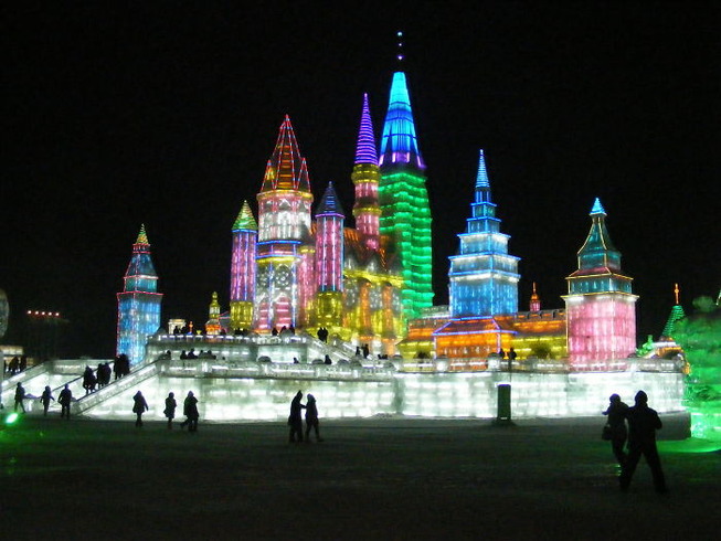 harbin-ice-snow-sculpture-festival-china-5e185bf574679__700