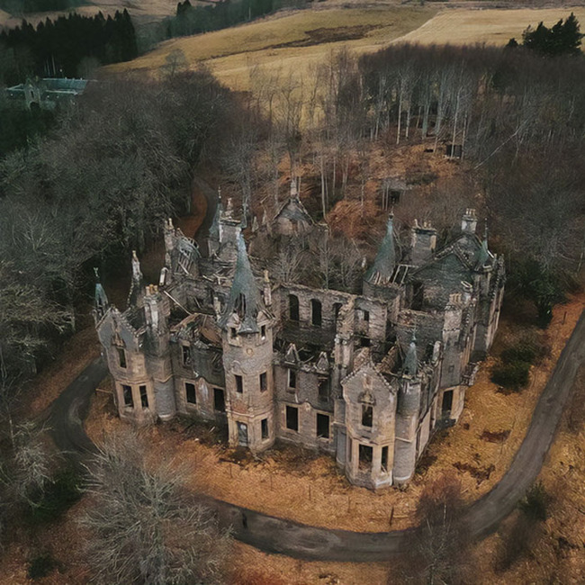 beautiful-abandoned-world-pictures-62f355de025b0__700