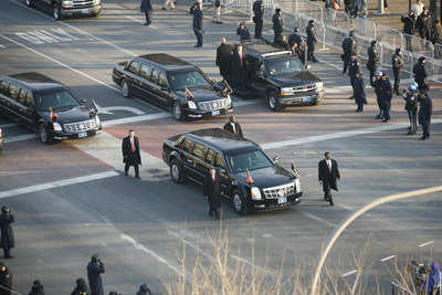 Obama_Cadillac_limousine_in_2009_inaugural_parade