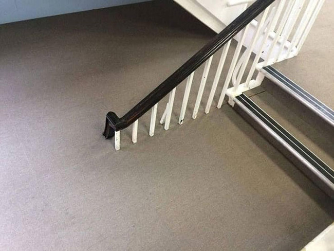 funny-bad-architecture-pictures-22-629deae14278c__700
