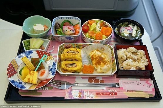 1413458868128_wps_16_18_Airline_Foods_From_Aro (1)