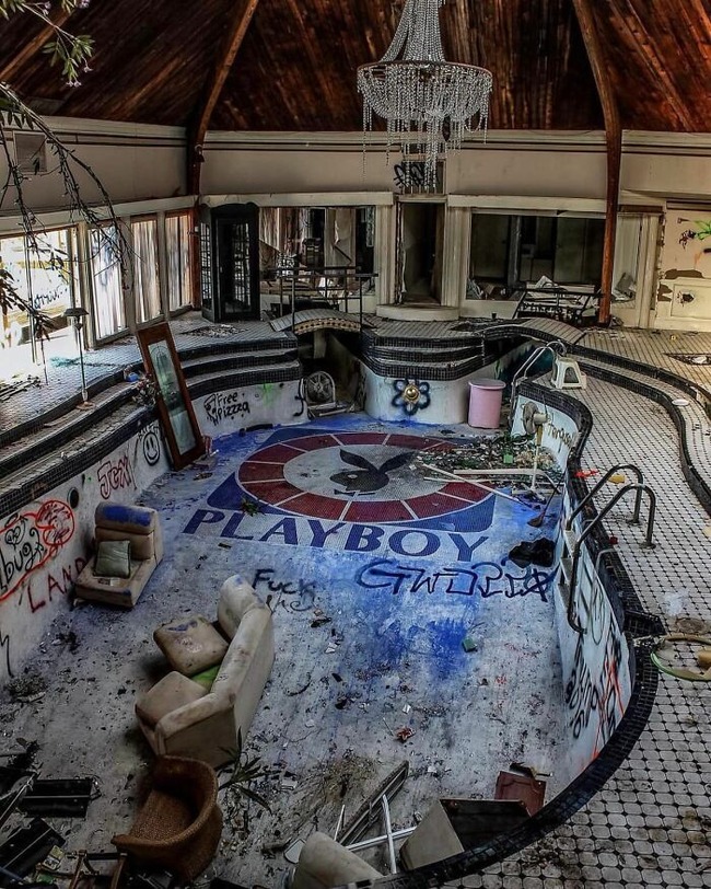 beautiful-abandoned-world-pictures-62f35479a09b3__700
