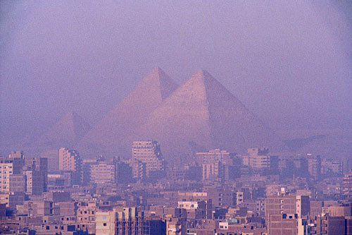 giza-pyramids-soaring-above-500