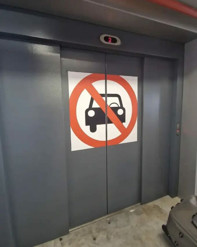 hilarious-warnings-disclaimers1-67e51f4416c28__700