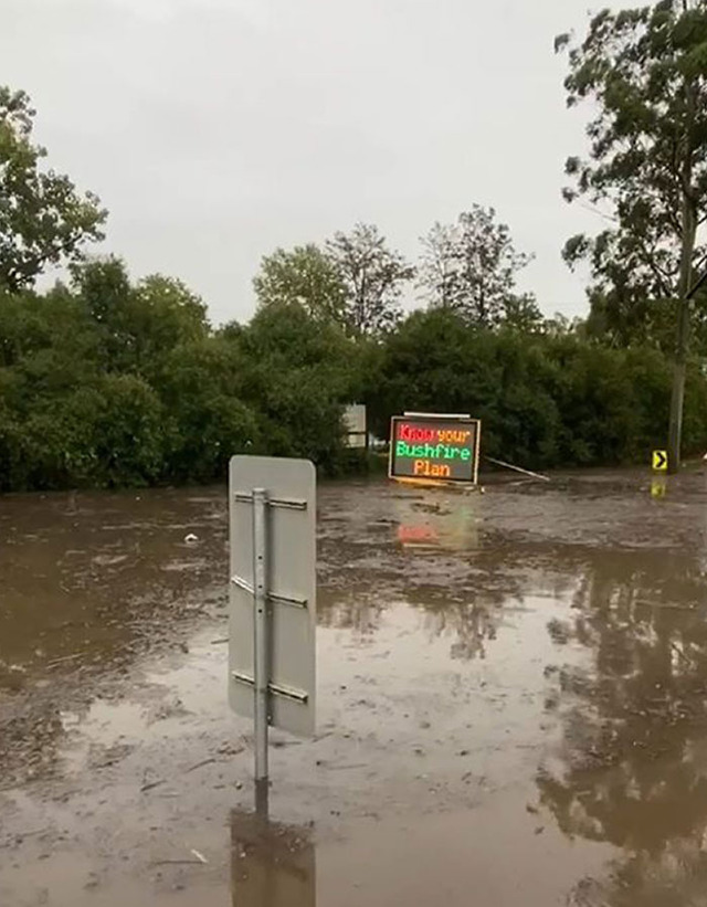 wild-unlucky-weather-pics-35-6893381ac8638__700