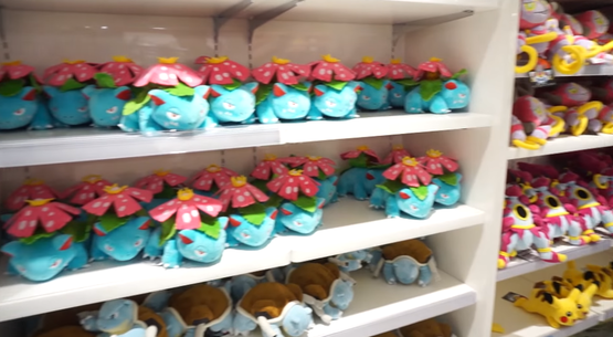 海外 ハロウィン ポケモンセンター