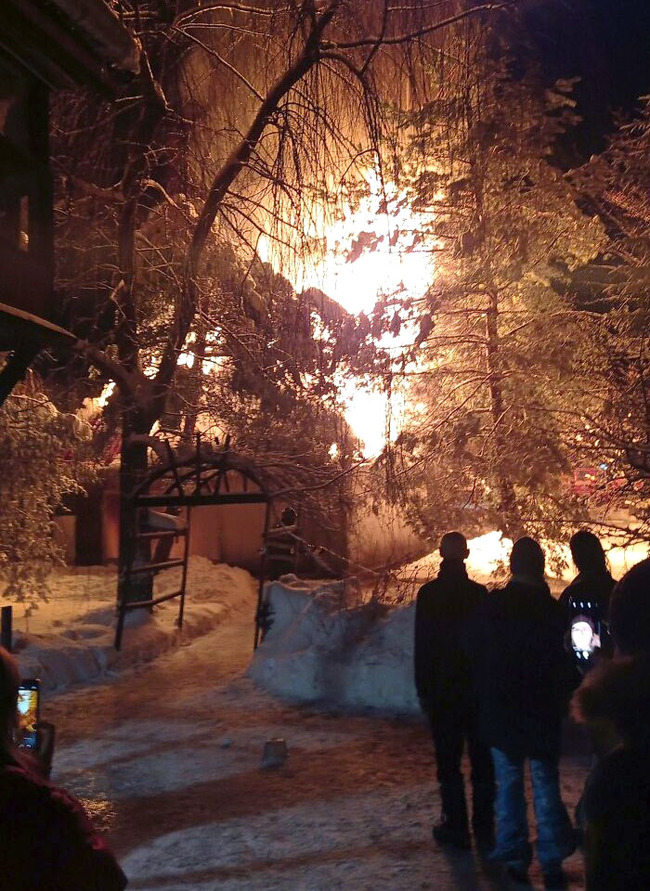 new-year-celebration-fails-29-658be6724a91a__700