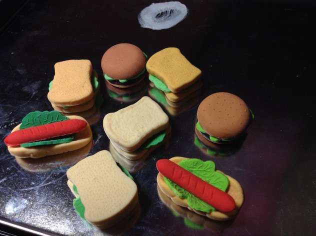 20 - Sandwitches Hamburgers and Hotdogs