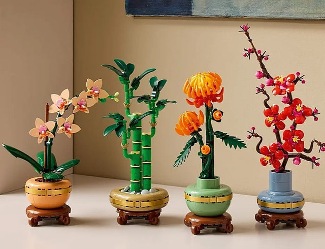 LEGO-Botanicals-Four-Gentlemen-1