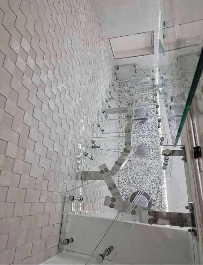 funny-dangerous-stairs-designs-649409b215cb6__700