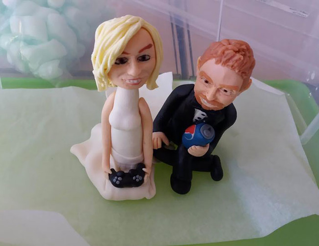 funny-wedding-cake-fails-8-5fa27fea8b4ed__700
