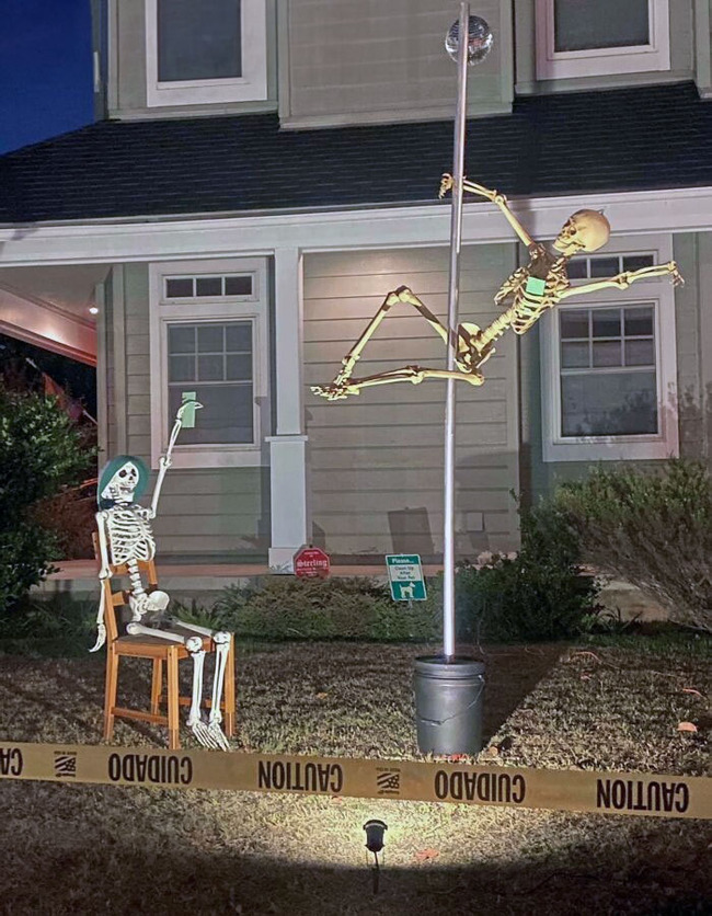 creative-halloween-decorations-exterior-4-651ec4682b739__700