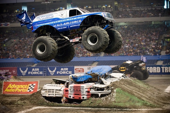 monster-truck-653148_960_720