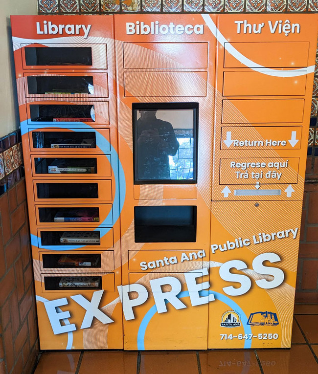 unusual-vending-machines-dispensers-24-664749e2d00fa__700 (1)