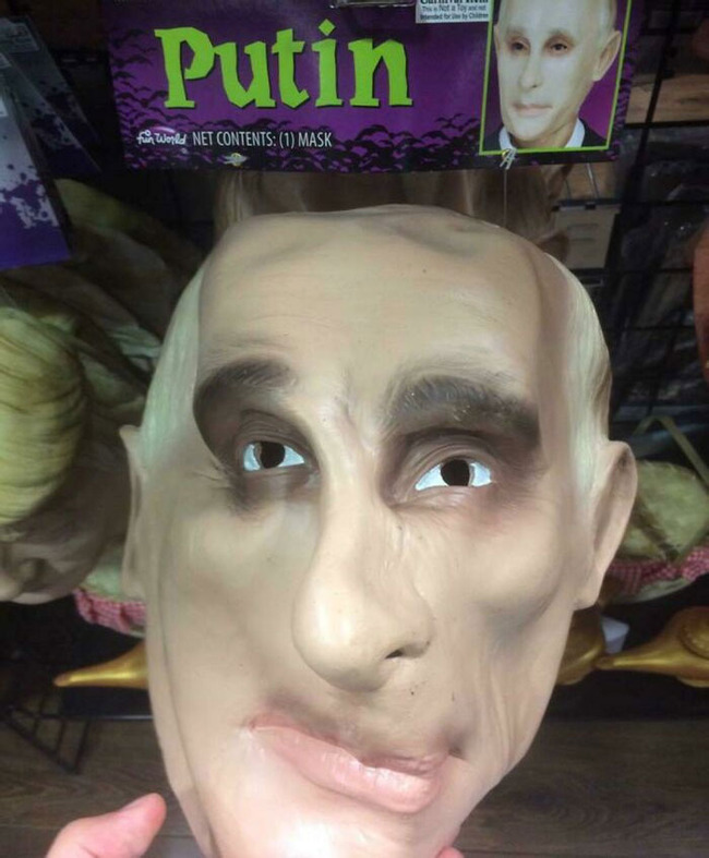 funny-knock-off-halloween-costumes-12-634d3e4379997__700