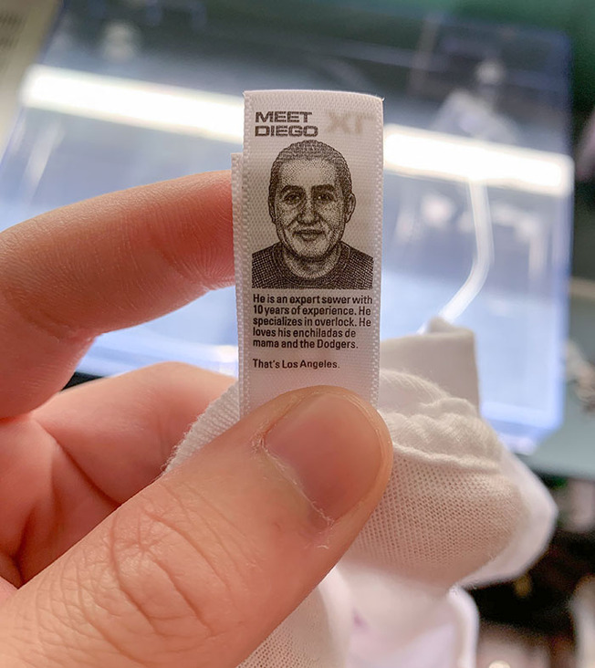 cool-details-on-items-clothes-34-620b767d6bbe8__700 (1)