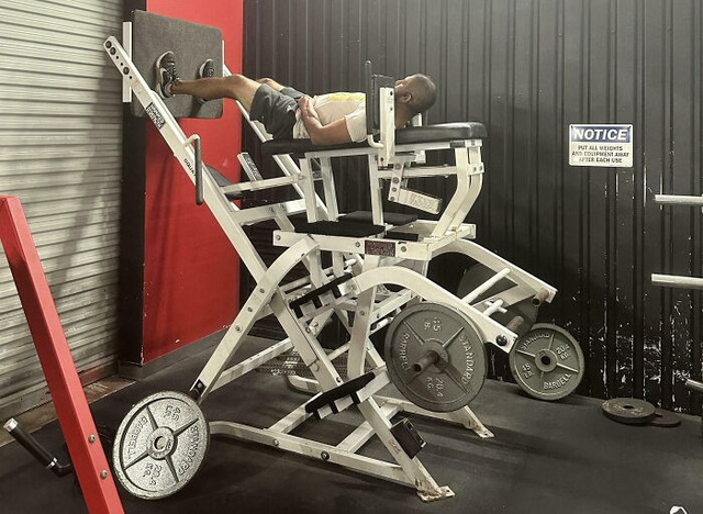 69cb71e0e2bda_hilarious-gym-thin